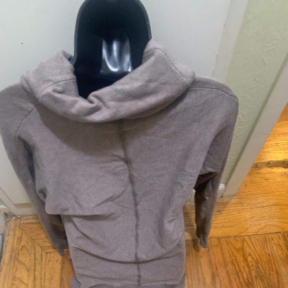 Joan Vads sweater